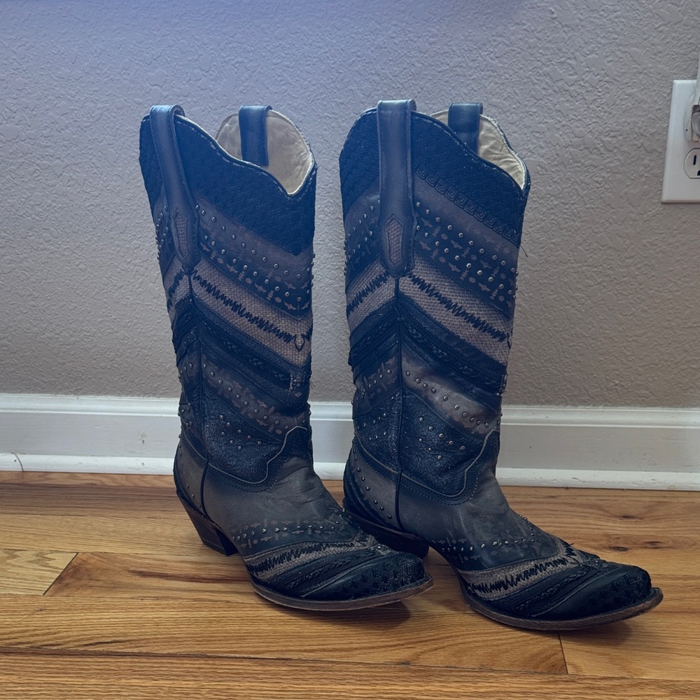Women's Black and Gray Western Boots
